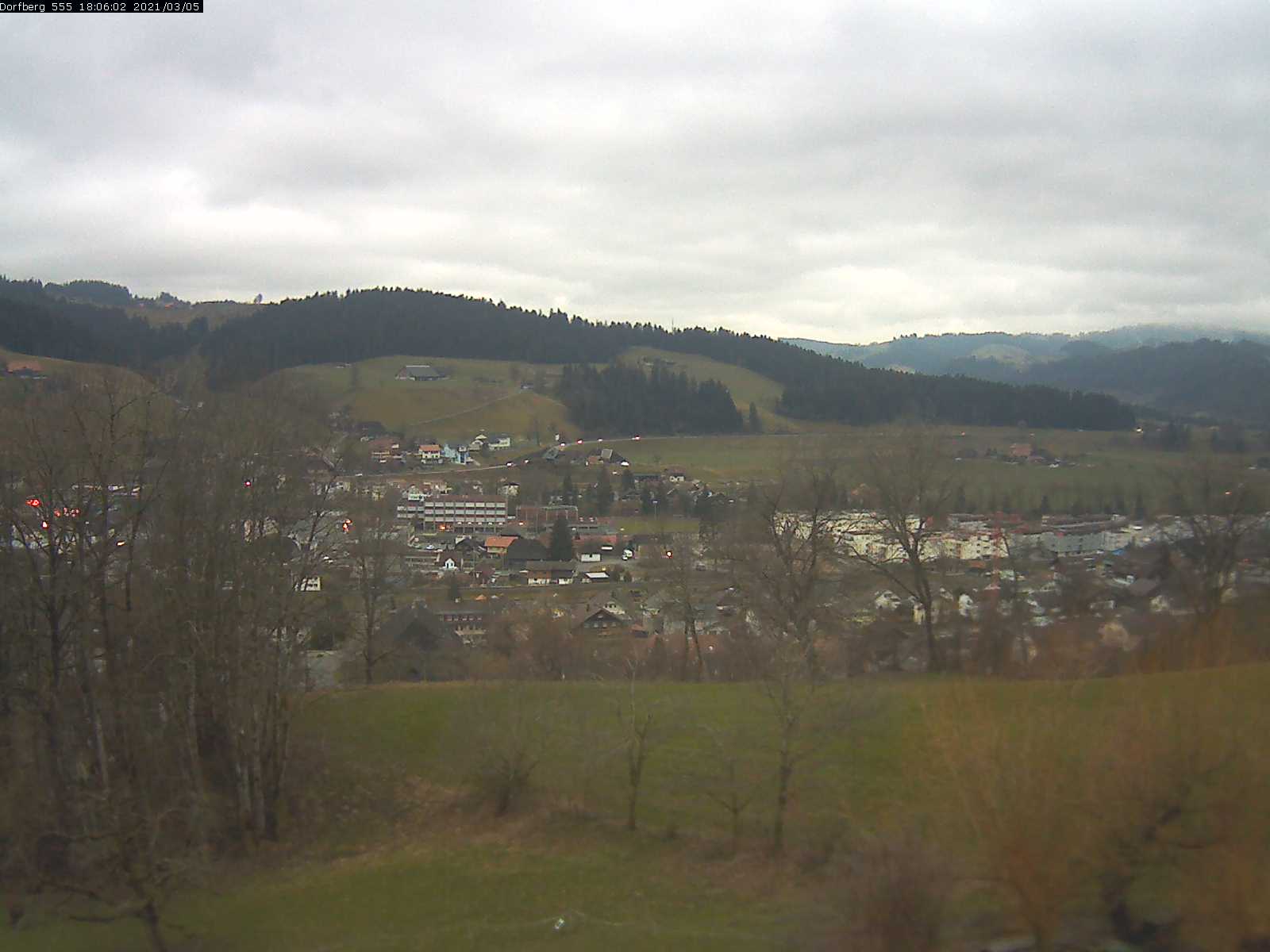 Webcam-Bild: Aussicht vom Dorfberg in Langnau 20210305-180601