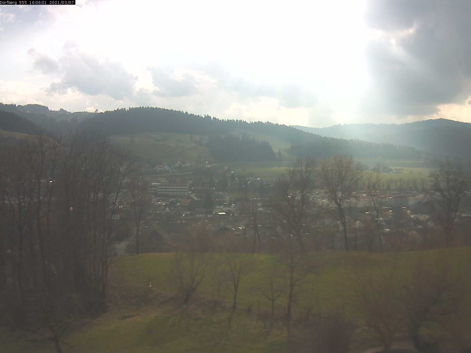 Webcam-Bild: Aussicht vom Dorfberg in Langnau 20210307-160601