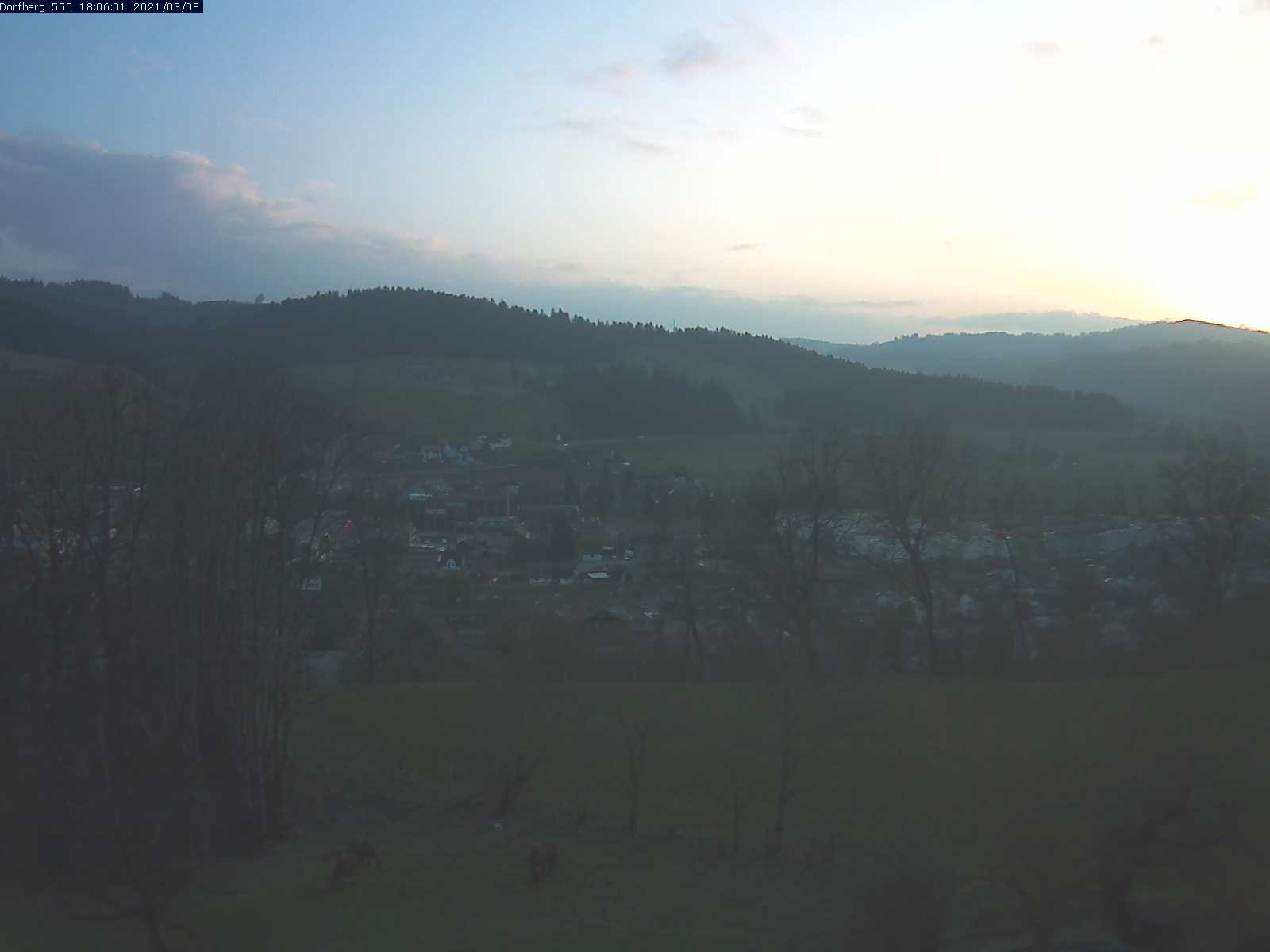 Webcam-Bild: Aussicht vom Dorfberg in Langnau 20210308-180601
