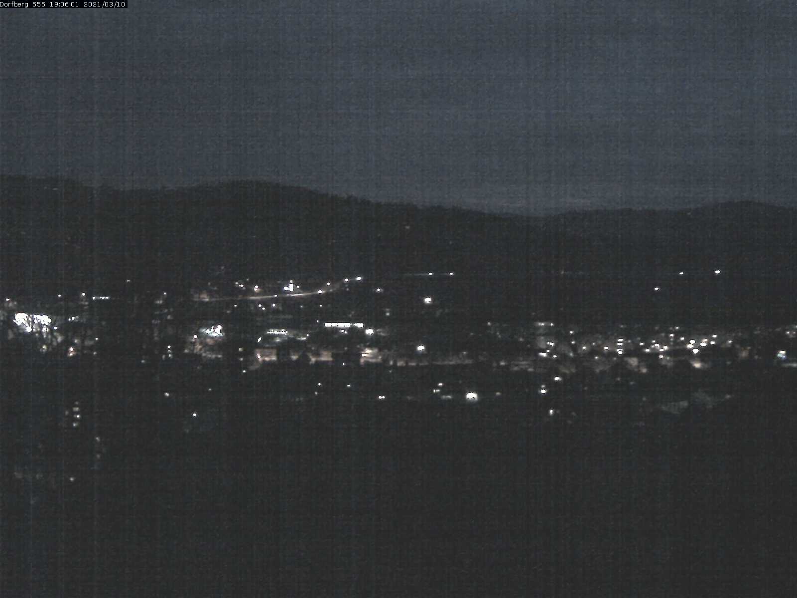 Webcam-Bild: Aussicht vom Dorfberg in Langnau 20210310-190601