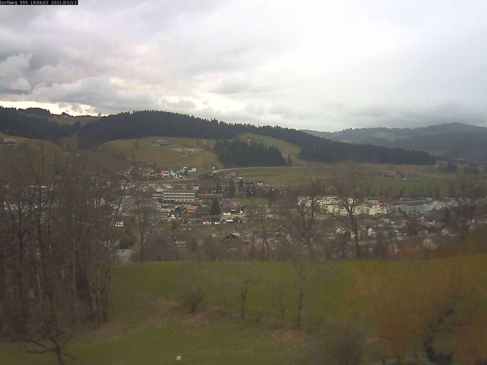 Webcam-Bild: Aussicht vom Dorfberg in Langnau 20210313-180601