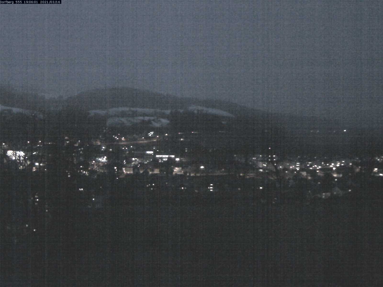 Webcam-Bild: Aussicht vom Dorfberg in Langnau 20210316-190601