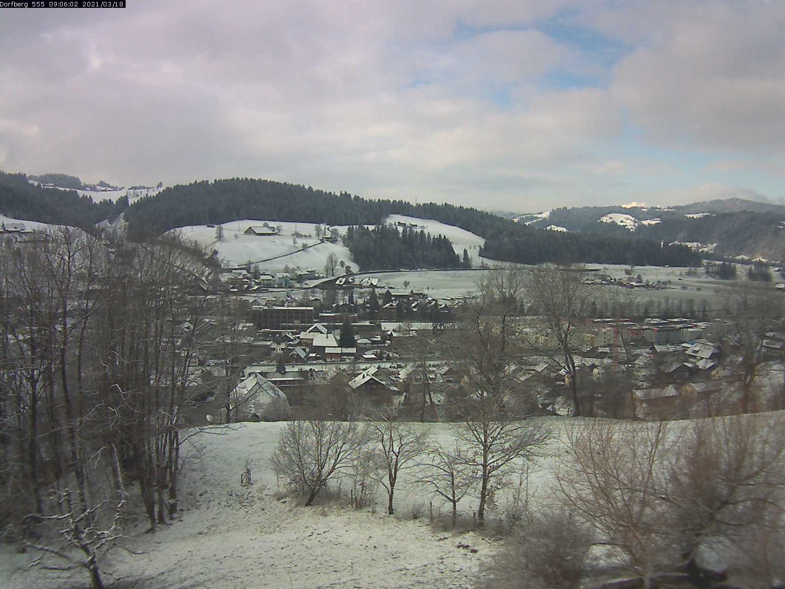 Webcam-Bild: Aussicht vom Dorfberg in Langnau 20210318-090601