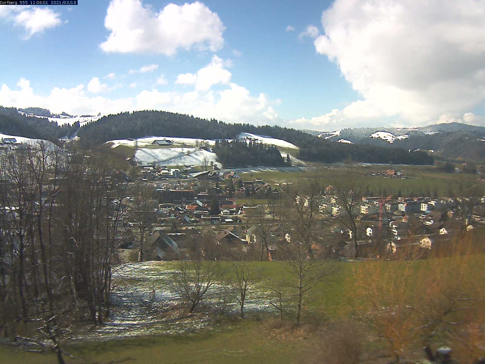 Webcam-Bild: Aussicht vom Dorfberg in Langnau 20210318-110601