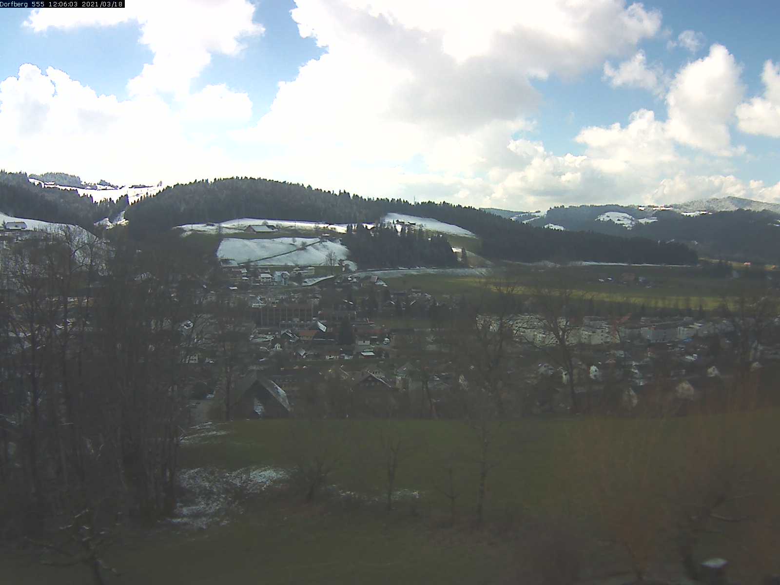 Webcam-Bild: Aussicht vom Dorfberg in Langnau 20210318-120601