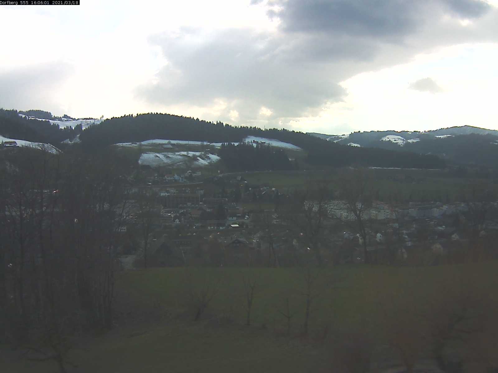 Webcam-Bild: Aussicht vom Dorfberg in Langnau 20210318-160601