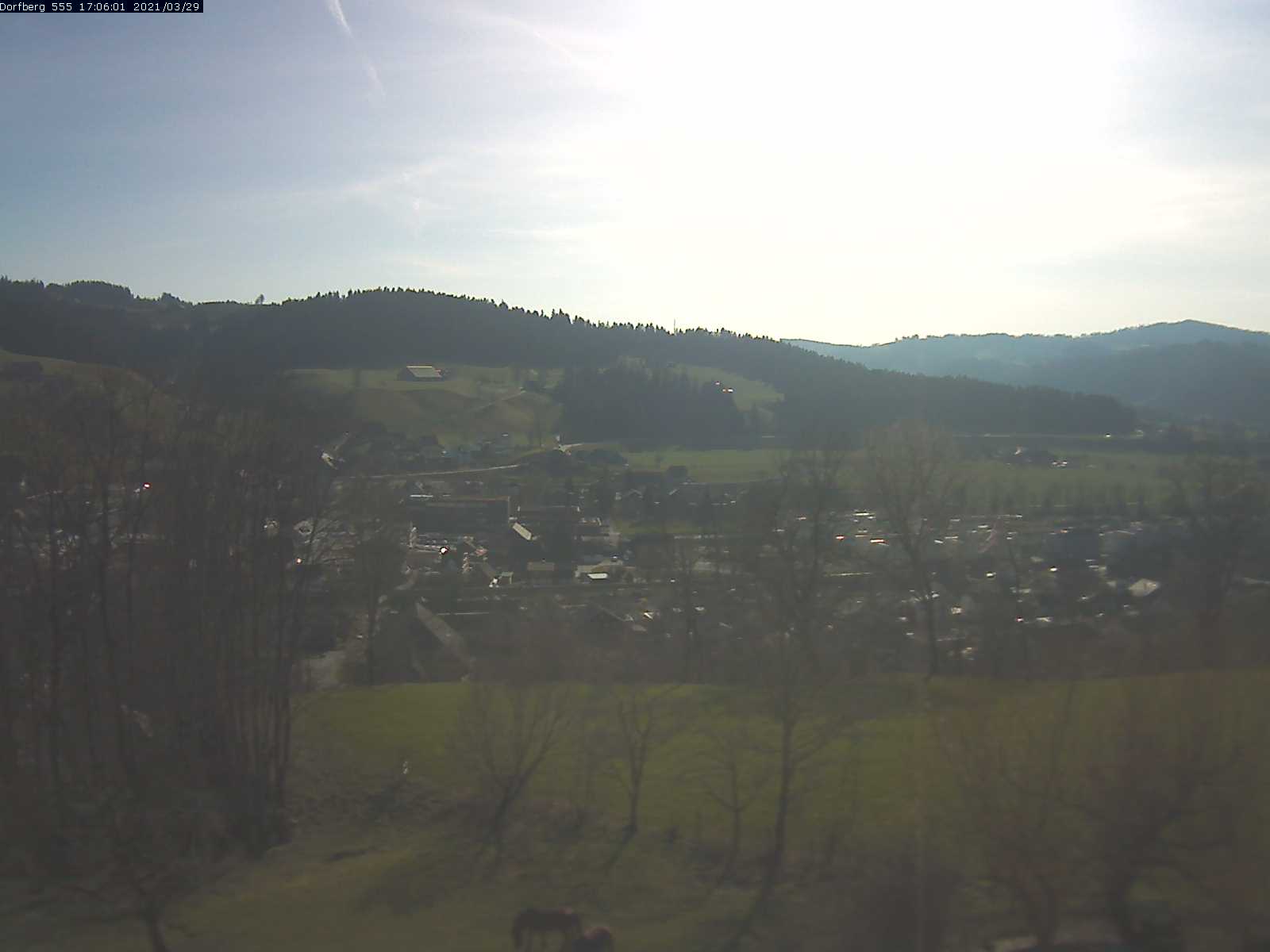 Webcam-Bild: Aussicht vom Dorfberg in Langnau 20210329-170601