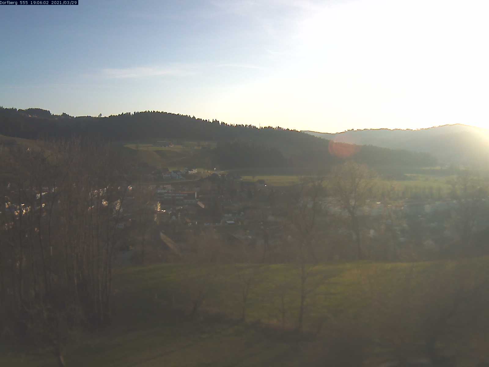 Webcam-Bild: Aussicht vom Dorfberg in Langnau 20210329-190601