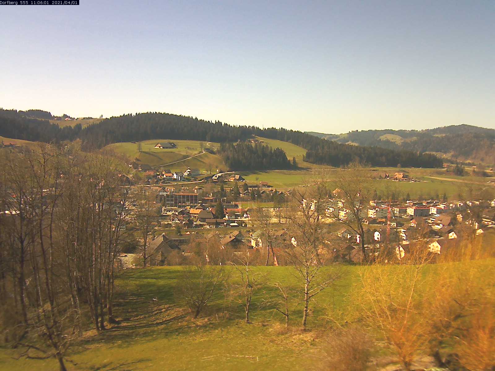 Webcam-Bild: Aussicht vom Dorfberg in Langnau 20210401-110601