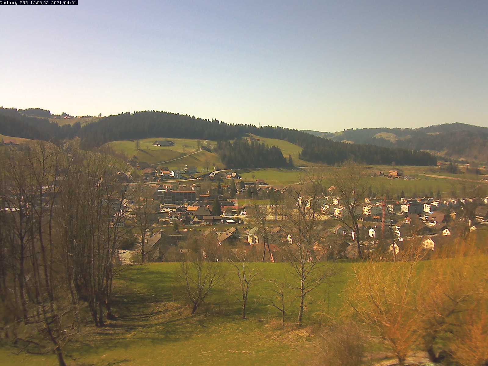 Webcam-Bild: Aussicht vom Dorfberg in Langnau 20210401-120601