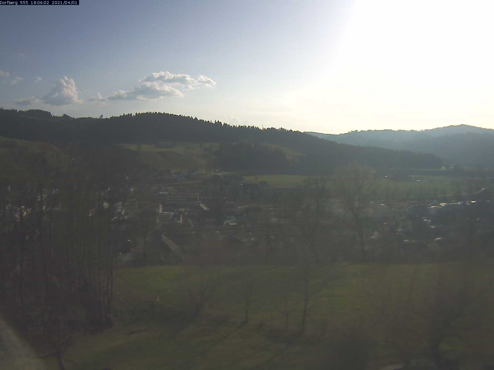 Webcam-Bild: Aussicht vom Dorfberg in Langnau 20210401-180601