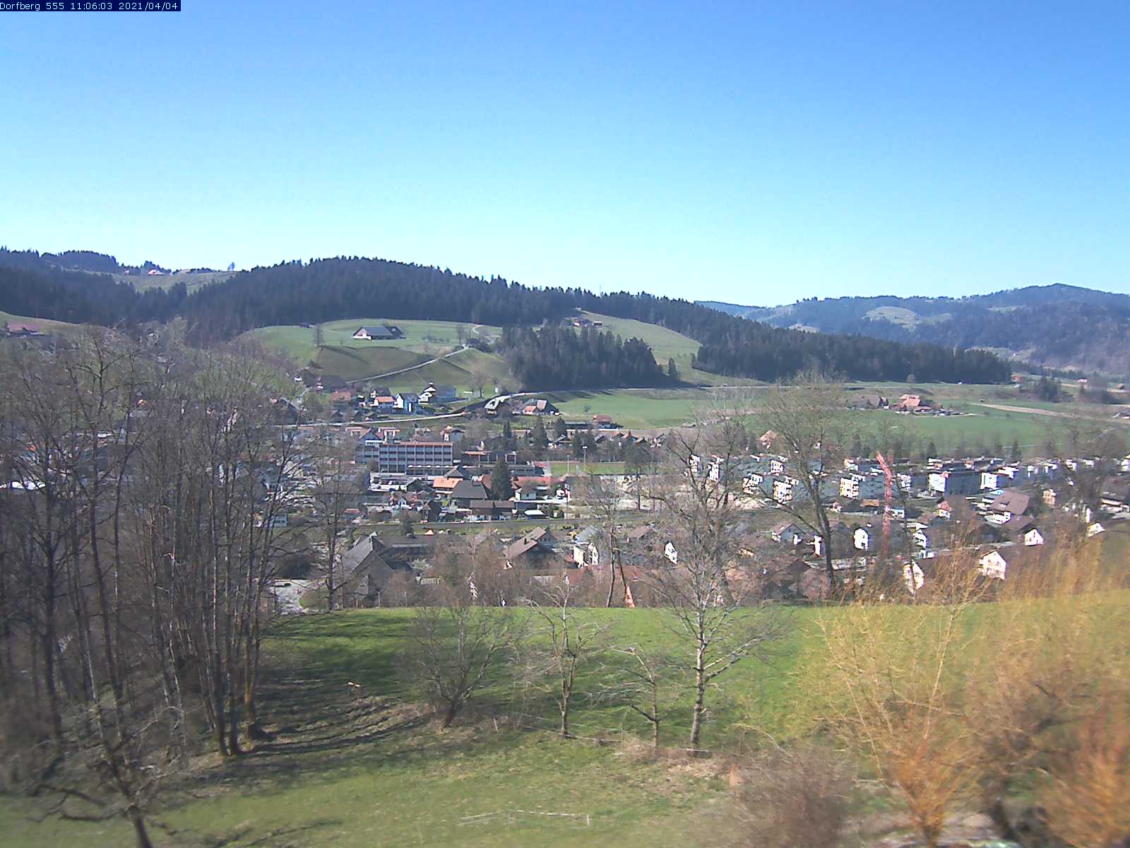 Webcam-Bild: Aussicht vom Dorfberg in Langnau 20210404-110601