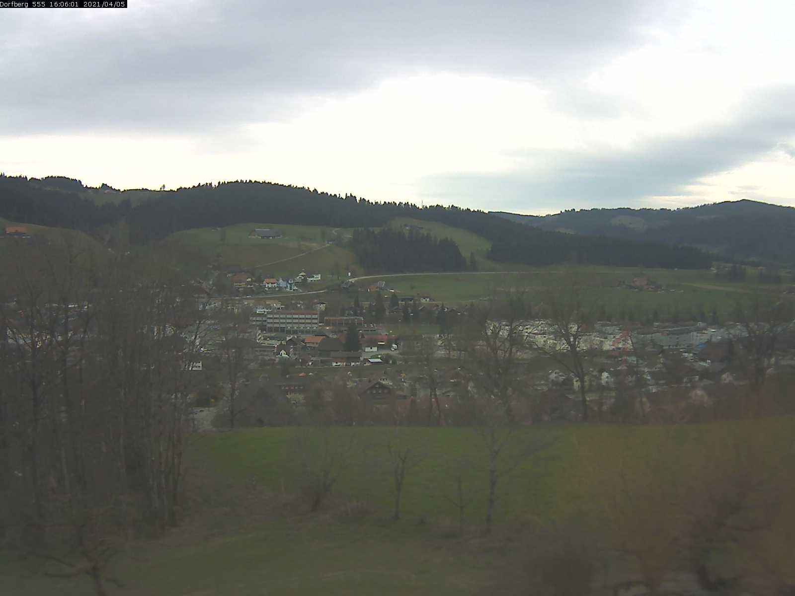 Webcam-Bild: Aussicht vom Dorfberg in Langnau 20210405-160601