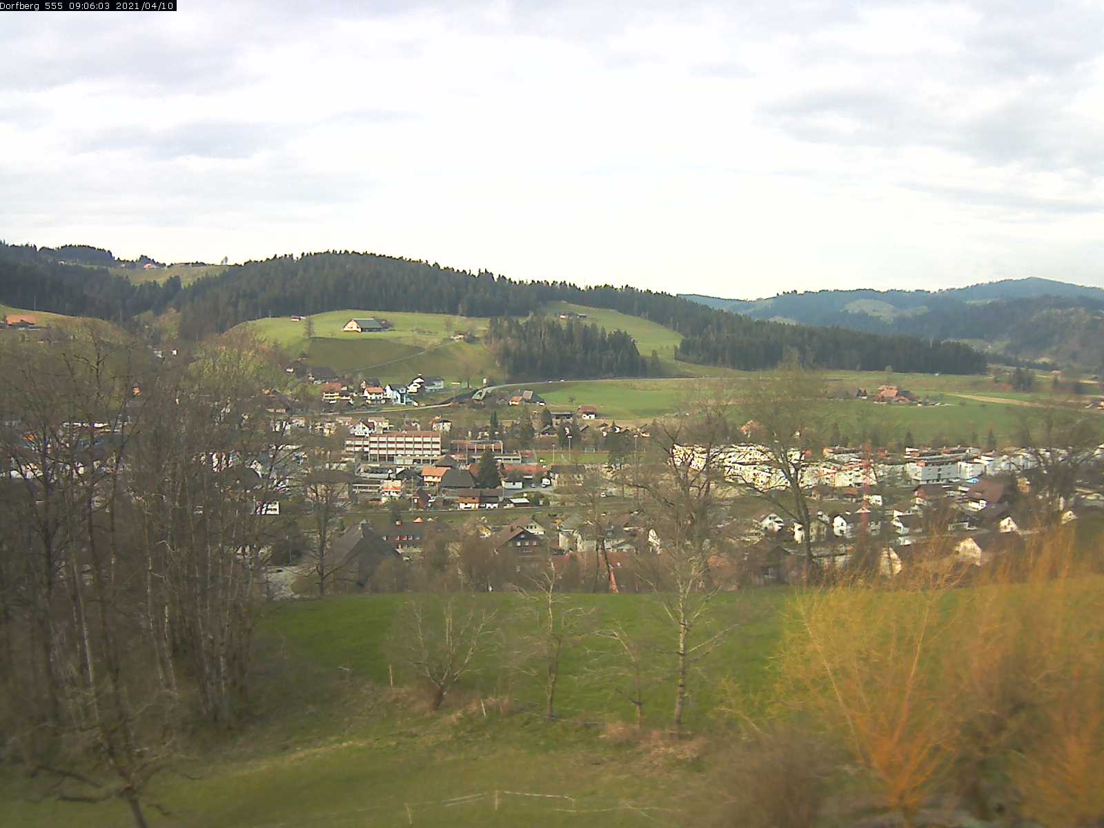 Webcam-Bild: Aussicht vom Dorfberg in Langnau 20210410-090601