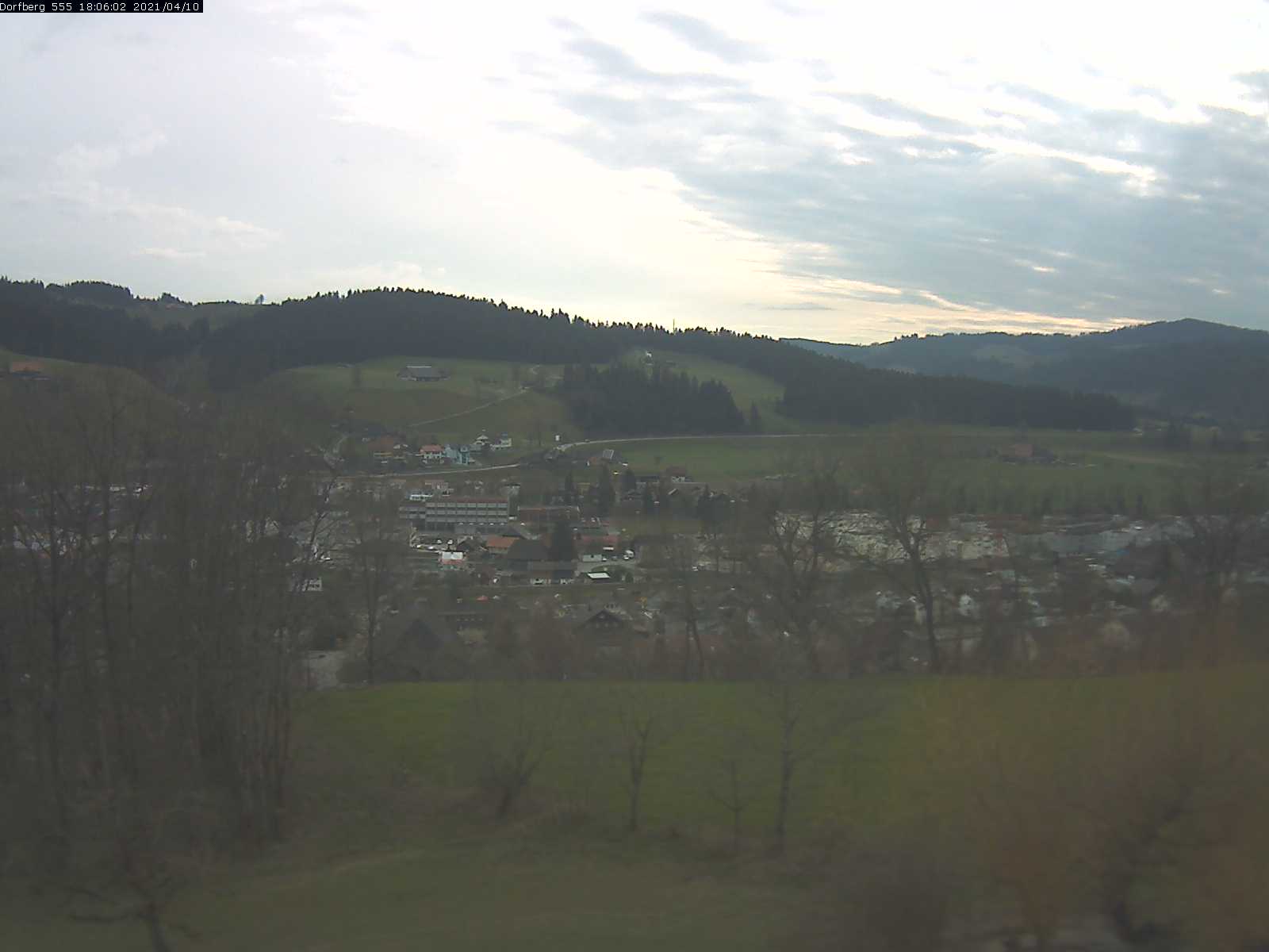 Webcam-Bild: Aussicht vom Dorfberg in Langnau 20210410-180601