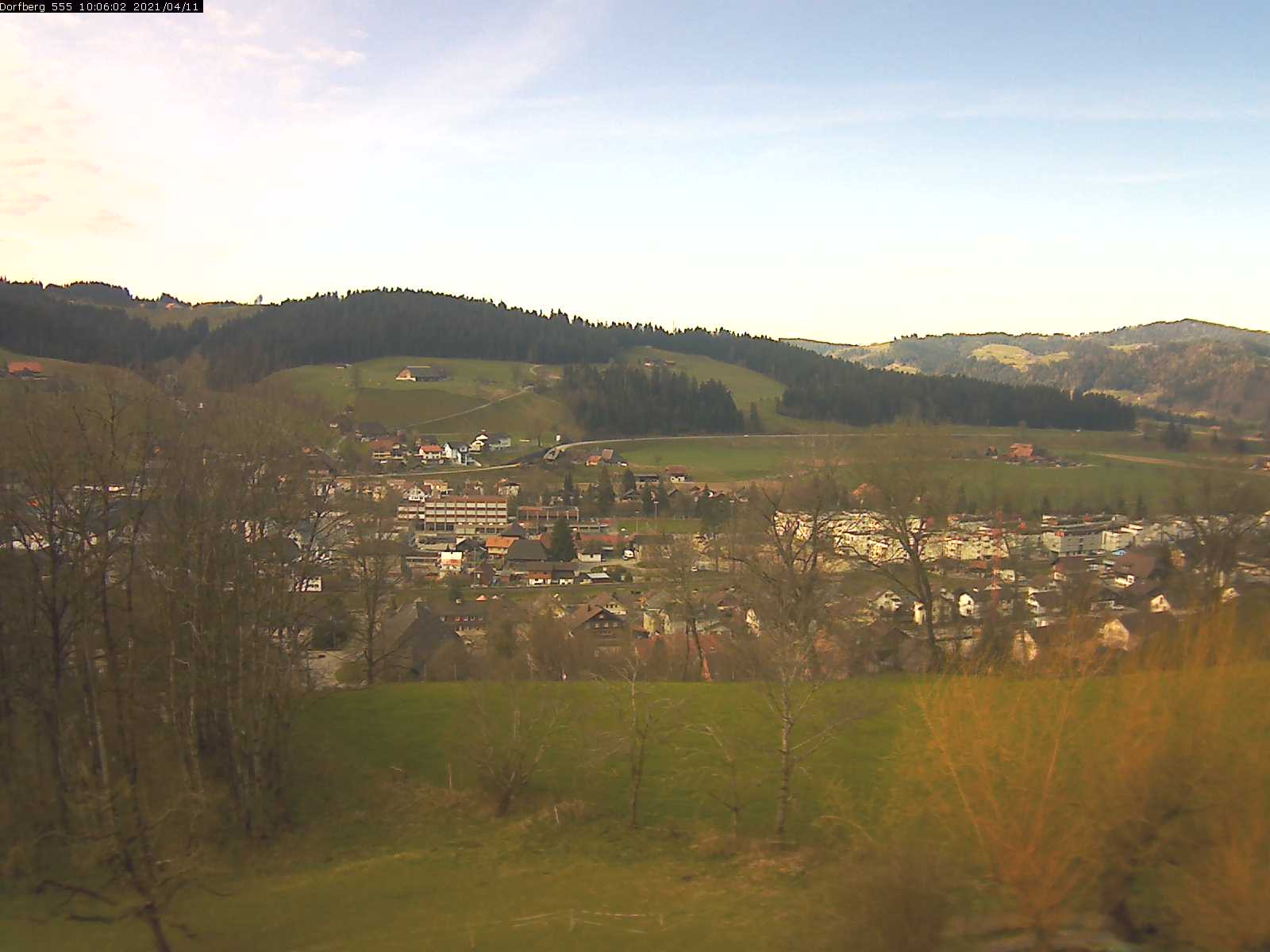 Webcam-Bild: Aussicht vom Dorfberg in Langnau 20210411-100601