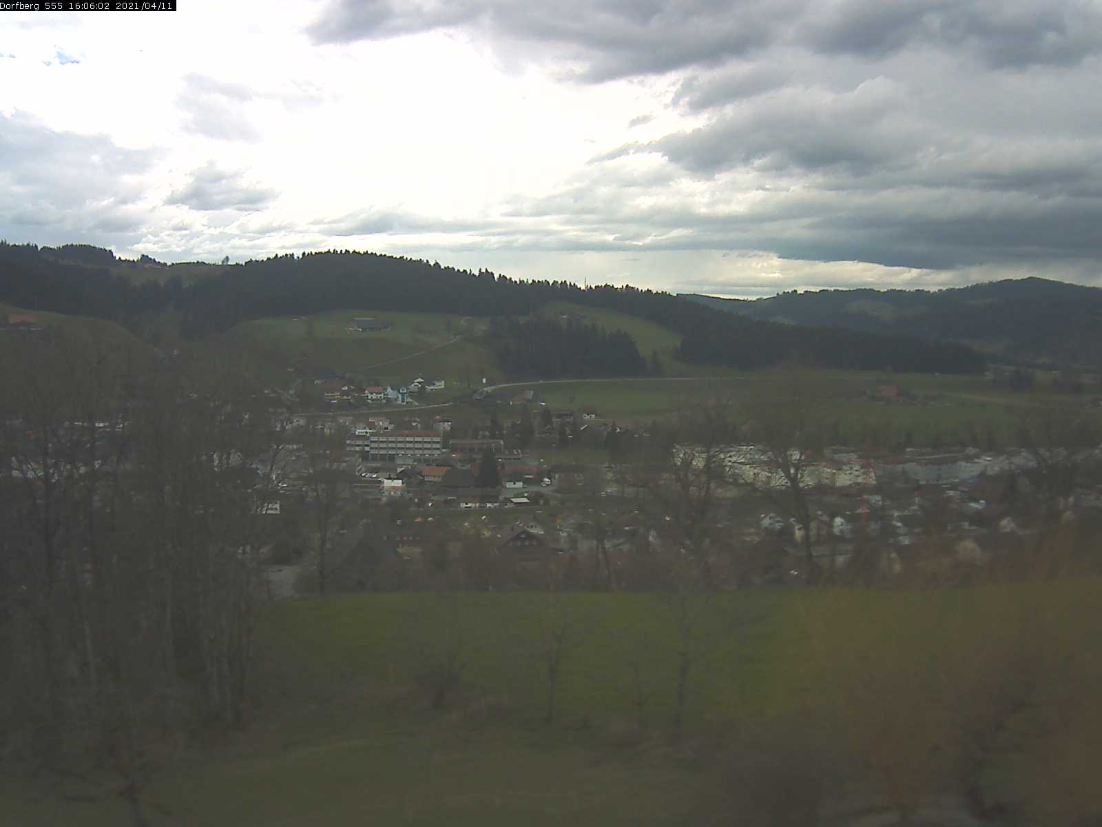 Webcam-Bild: Aussicht vom Dorfberg in Langnau 20210411-160601