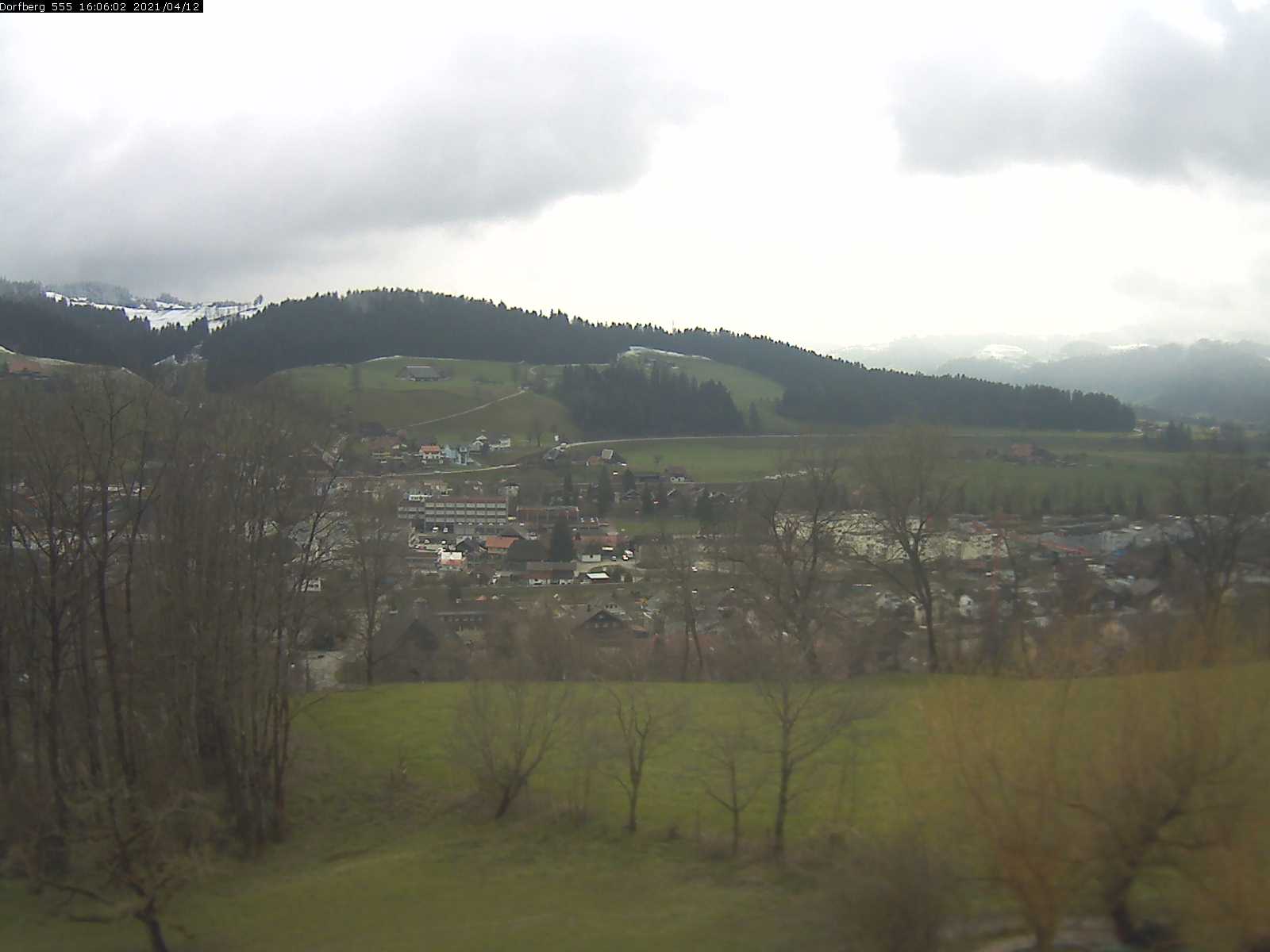 Webcam-Bild: Aussicht vom Dorfberg in Langnau 20210412-160601