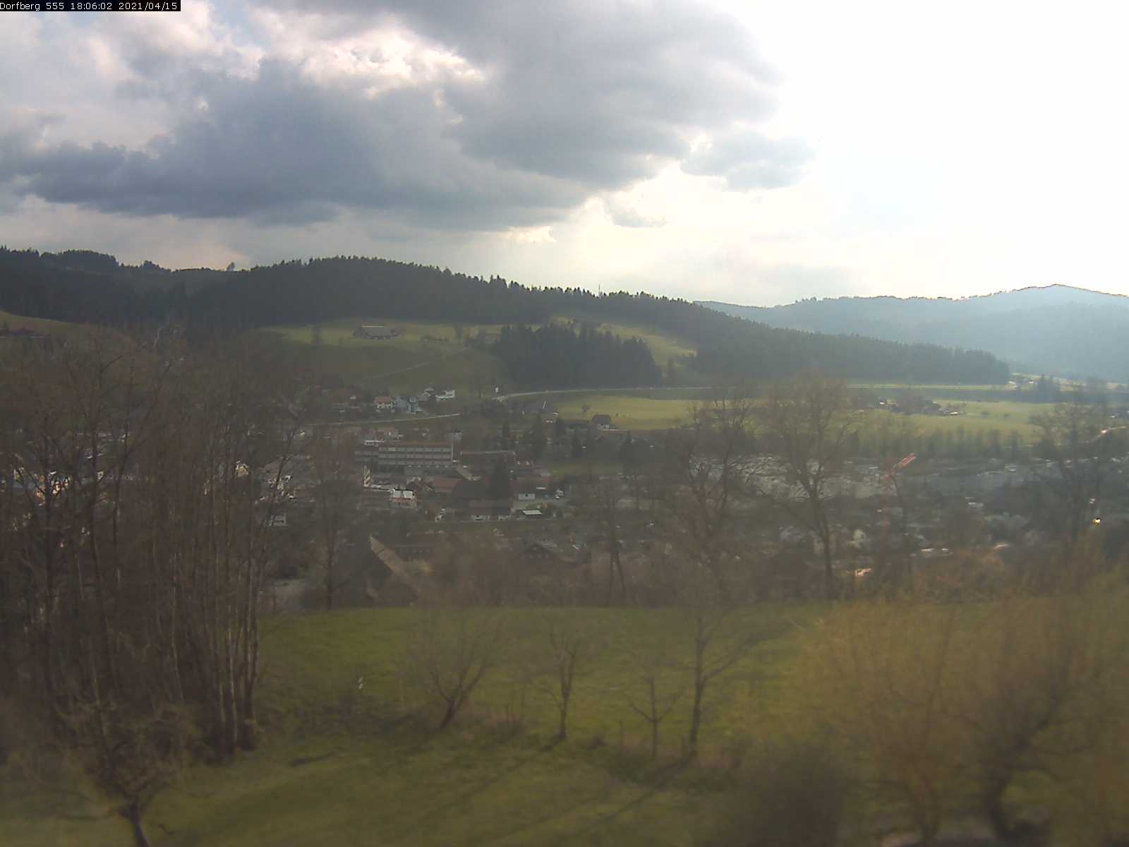 Webcam-Bild: Aussicht vom Dorfberg in Langnau 20210415-180601