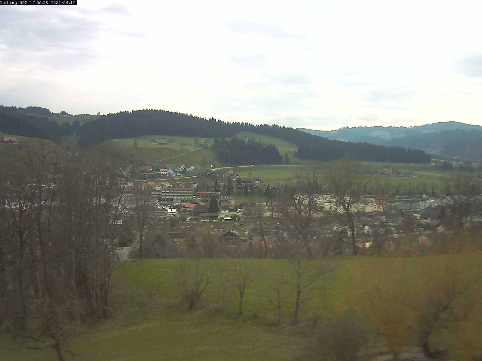 Webcam-Bild: Aussicht vom Dorfberg in Langnau 20210419-170601