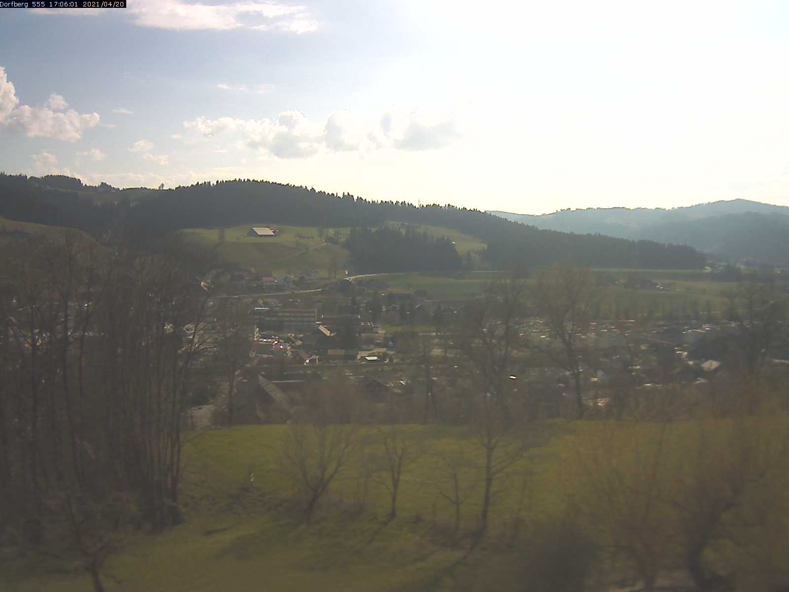 Webcam-Bild: Aussicht vom Dorfberg in Langnau 20210420-170601