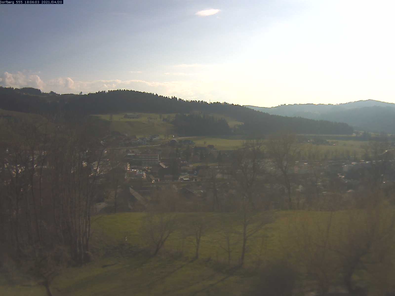 Webcam-Bild: Aussicht vom Dorfberg in Langnau 20210420-180601