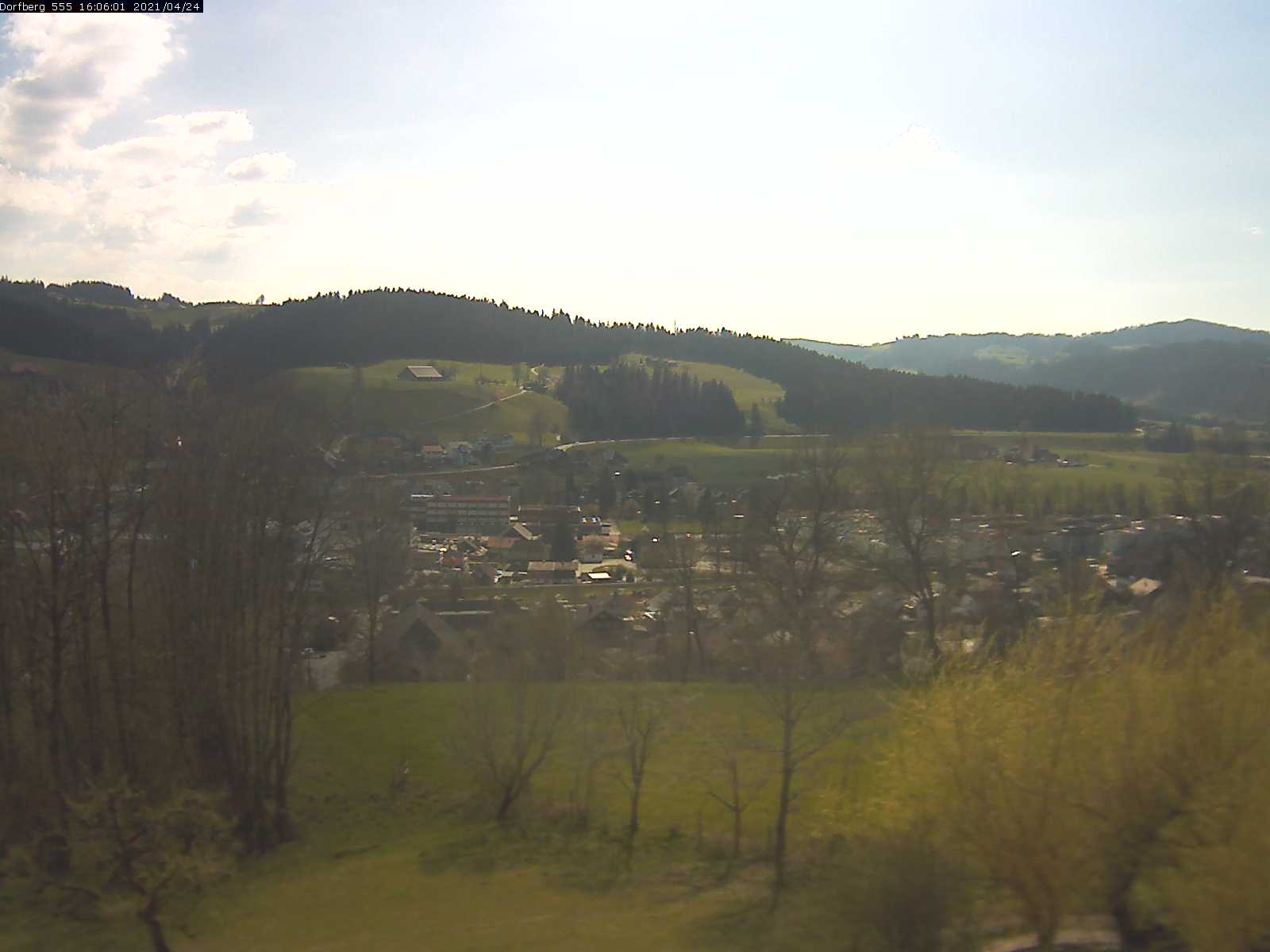 Webcam-Bild: Aussicht vom Dorfberg in Langnau 20210424-160601