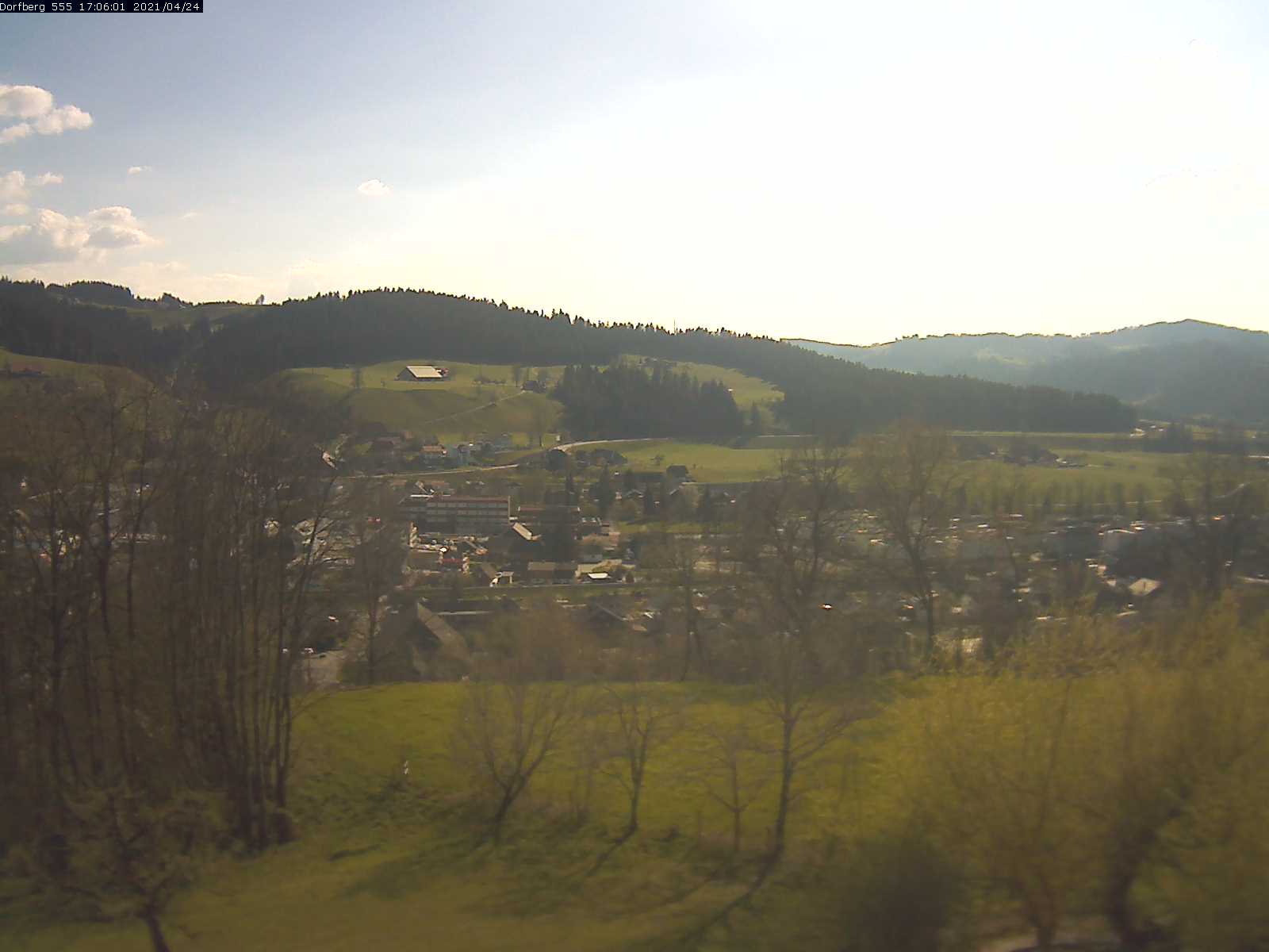 Webcam-Bild: Aussicht vom Dorfberg in Langnau 20210424-170601