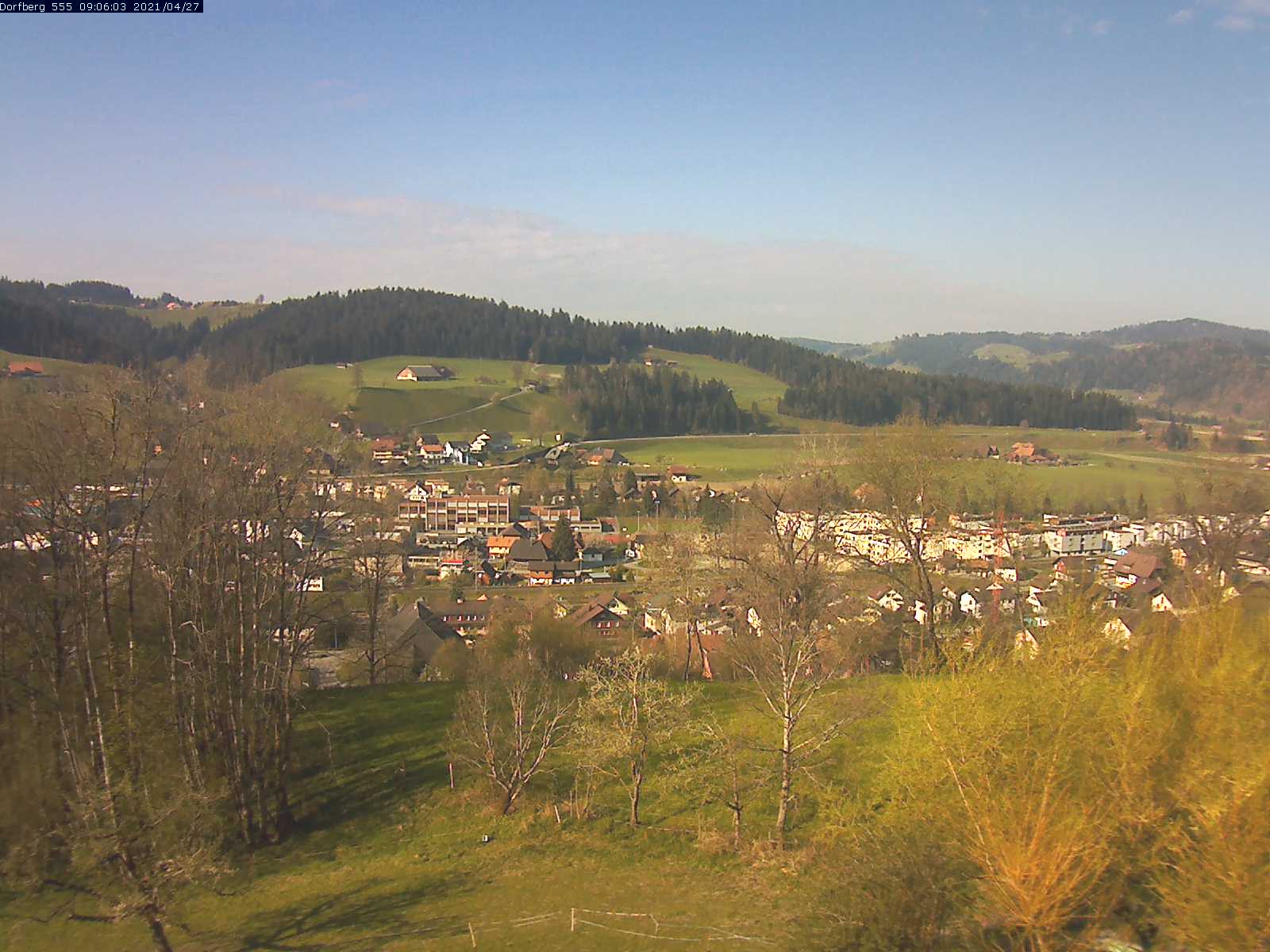 Webcam-Bild: Aussicht vom Dorfberg in Langnau 20210427-090601