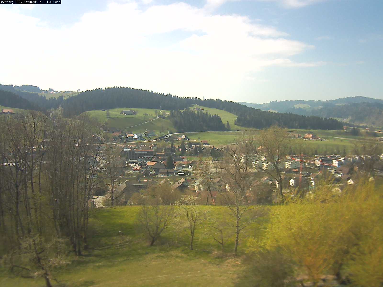 Webcam-Bild: Aussicht vom Dorfberg in Langnau 20210427-120601