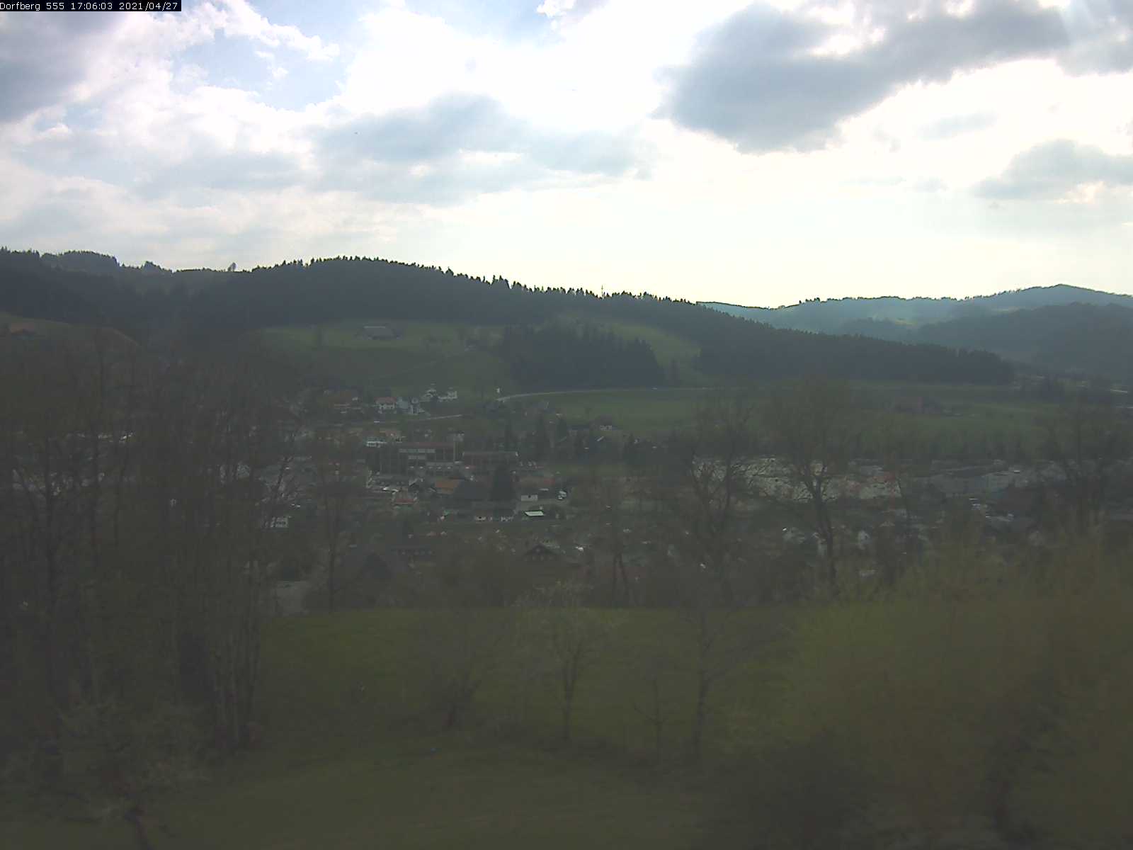 Webcam-Bild: Aussicht vom Dorfberg in Langnau 20210427-170601