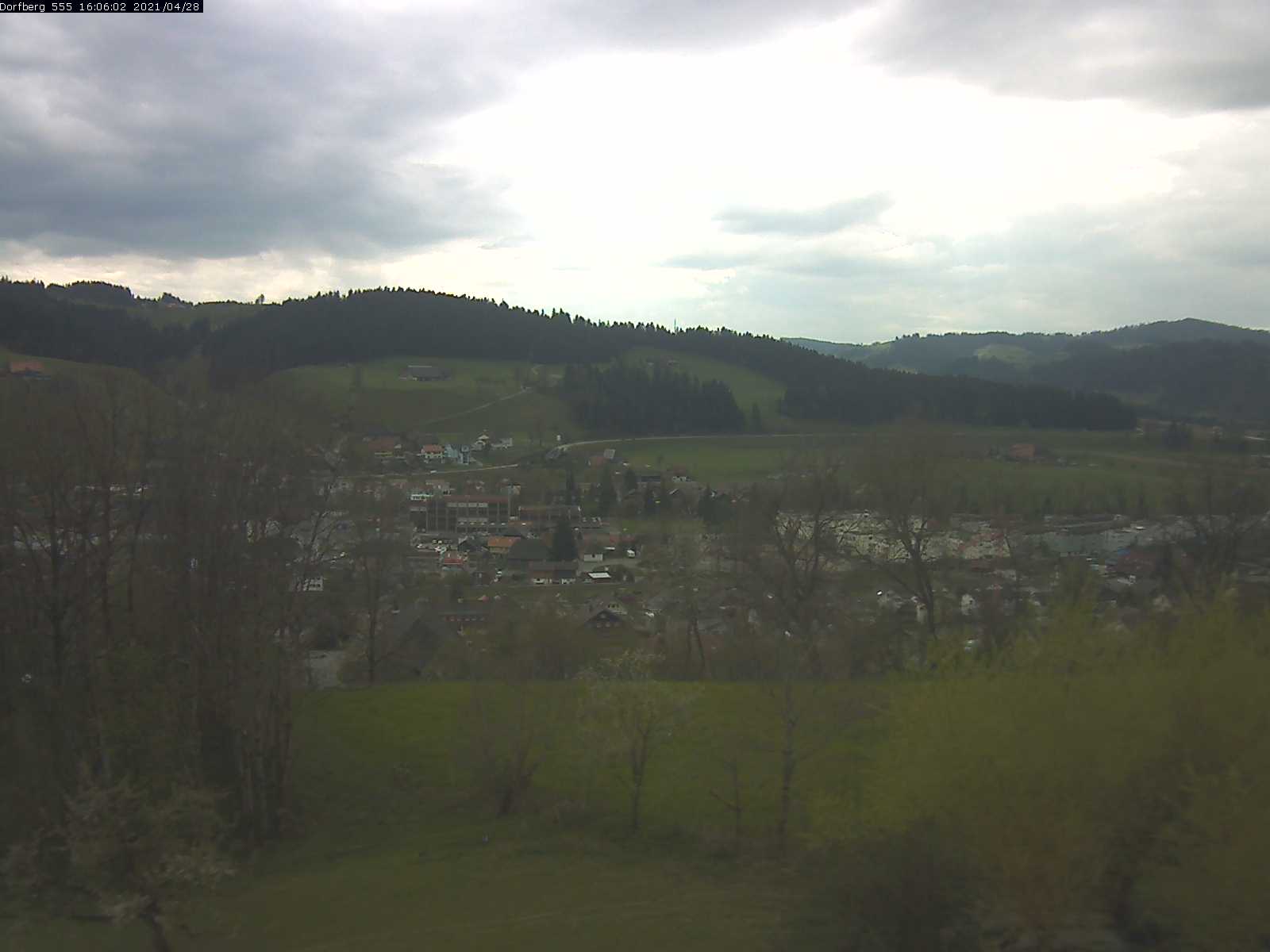 Webcam-Bild: Aussicht vom Dorfberg in Langnau 20210428-160601