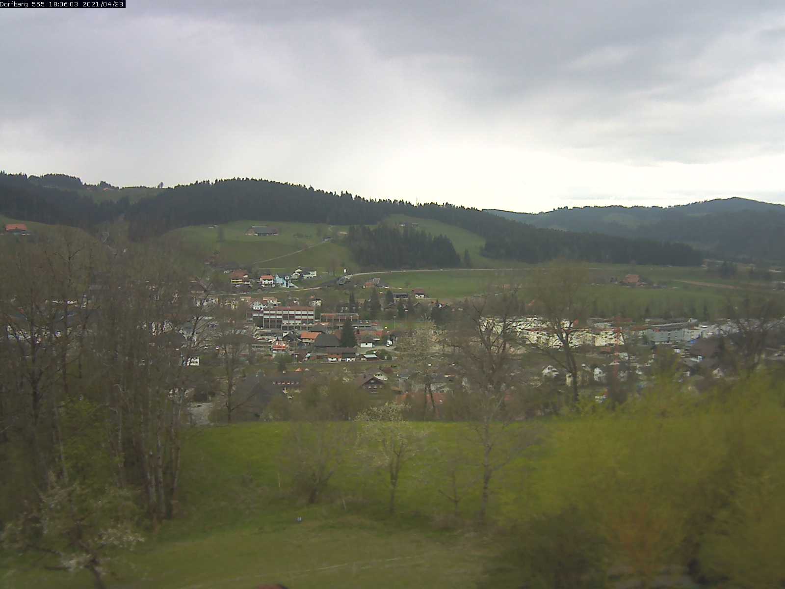 Webcam-Bild: Aussicht vom Dorfberg in Langnau 20210428-180601