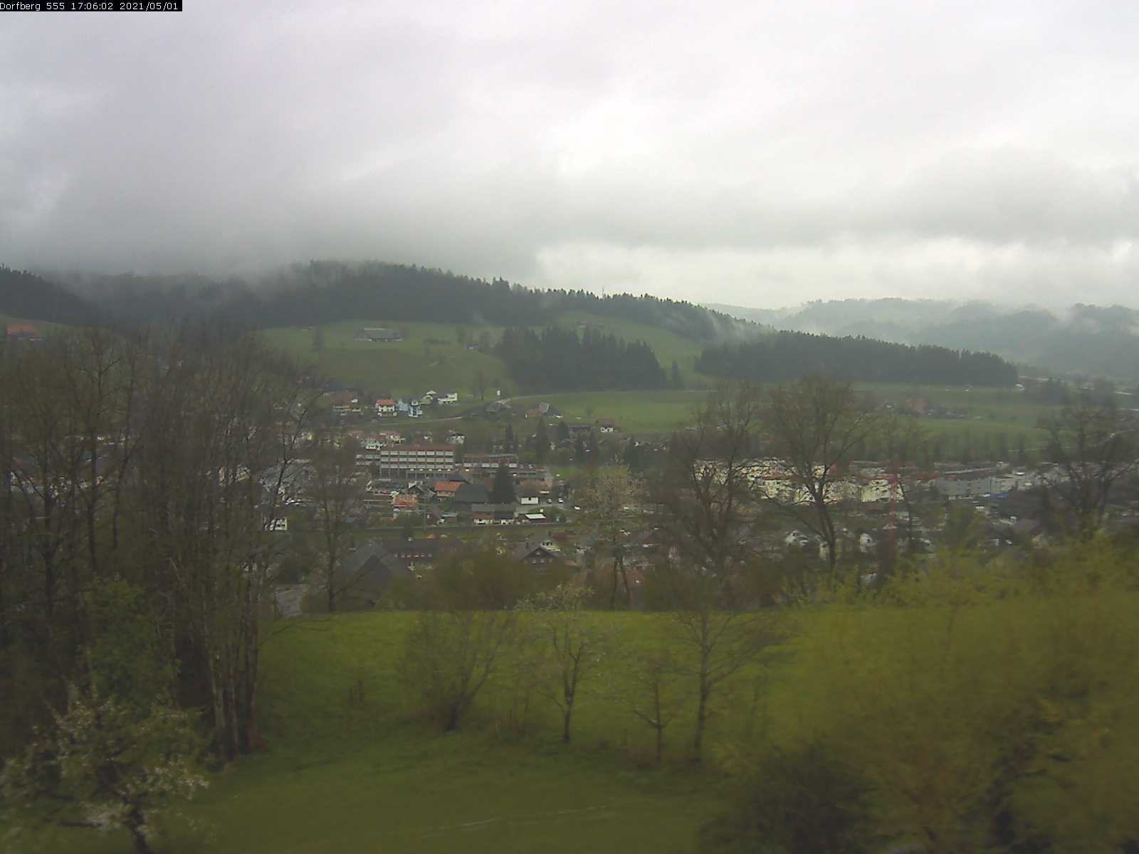 Webcam-Bild: Aussicht vom Dorfberg in Langnau 20210501-170601
