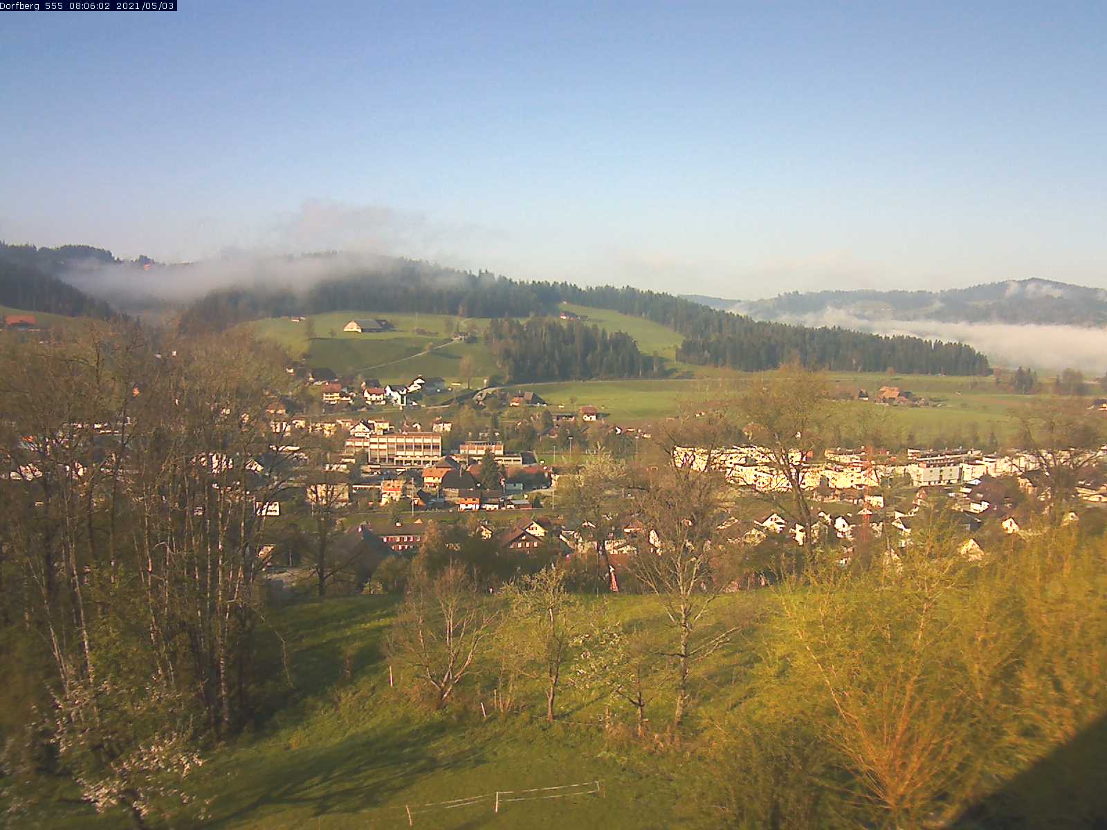 Webcam-Bild: Aussicht vom Dorfberg in Langnau 20210503-080601