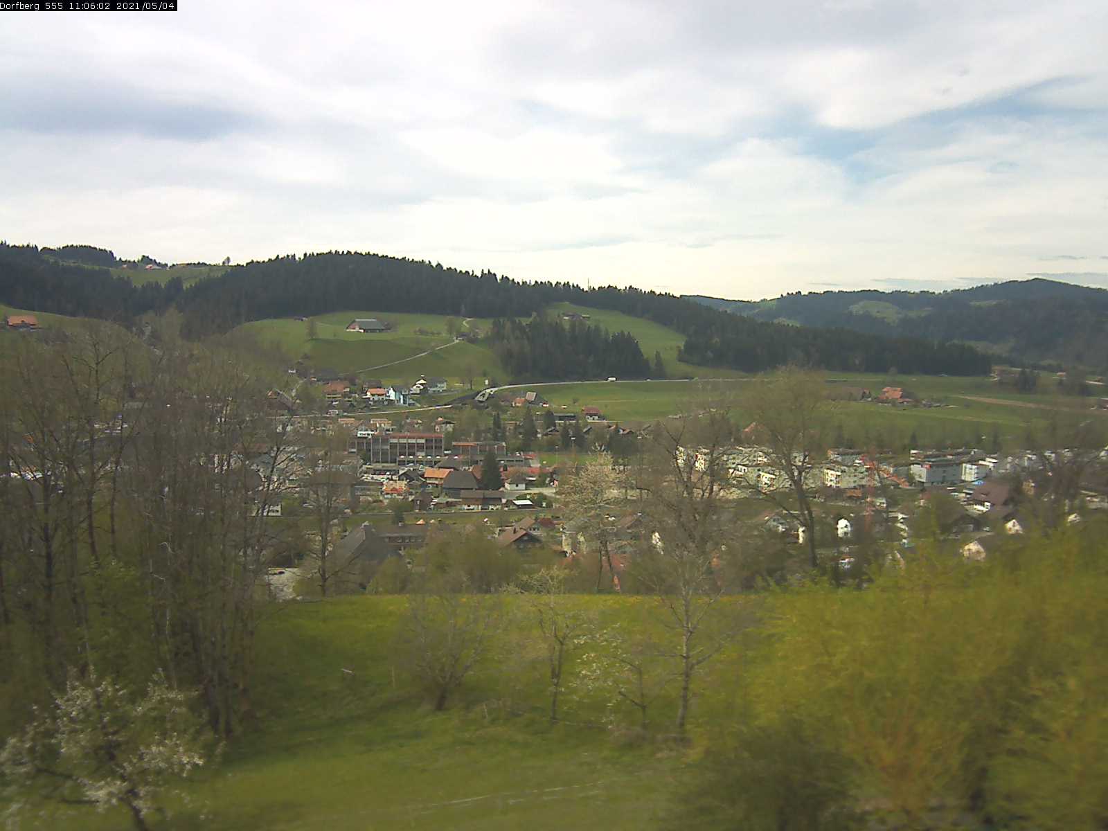 Webcam-Bild: Aussicht vom Dorfberg in Langnau 20210504-110601