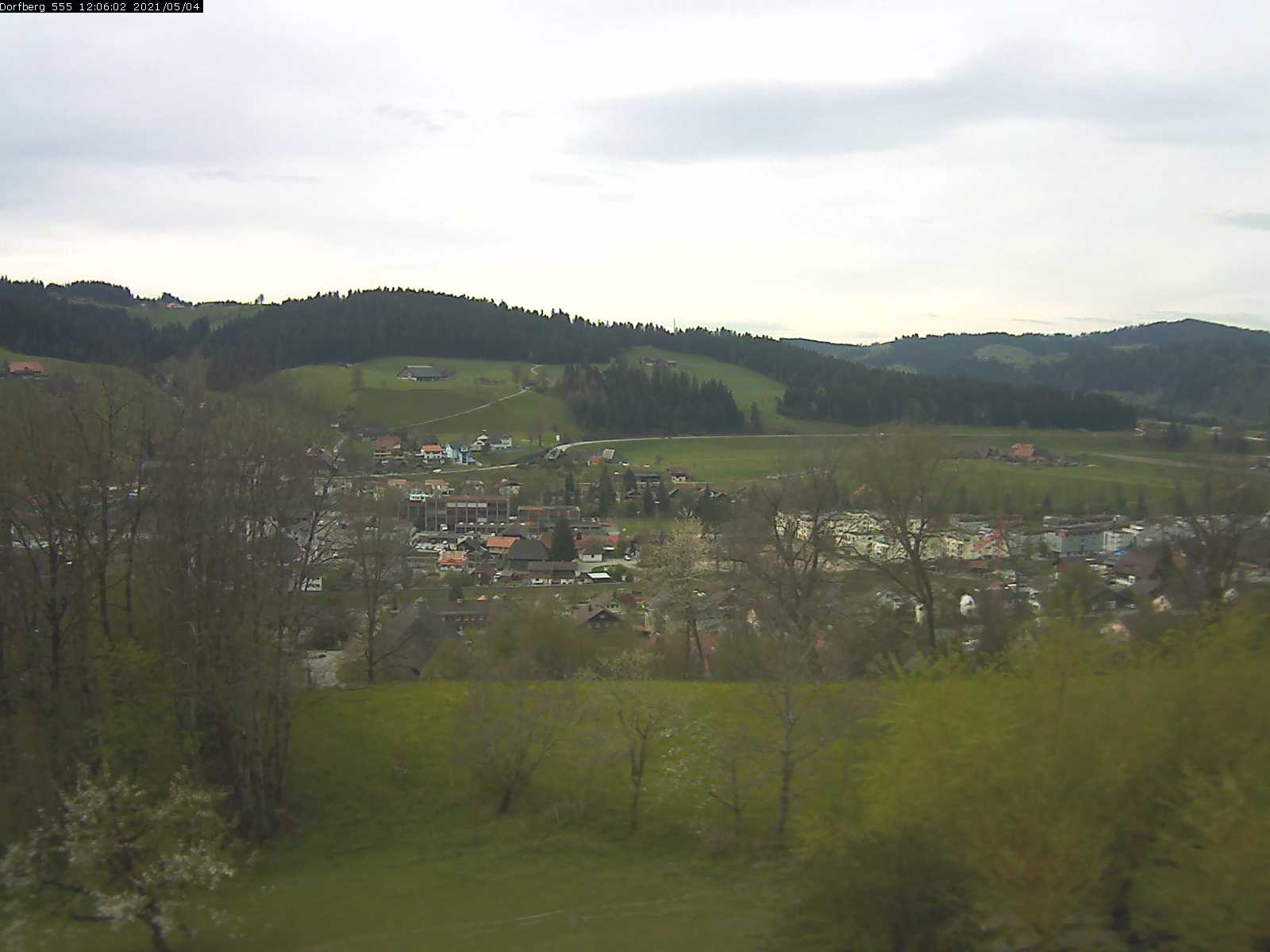 Webcam-Bild: Aussicht vom Dorfberg in Langnau 20210504-120601