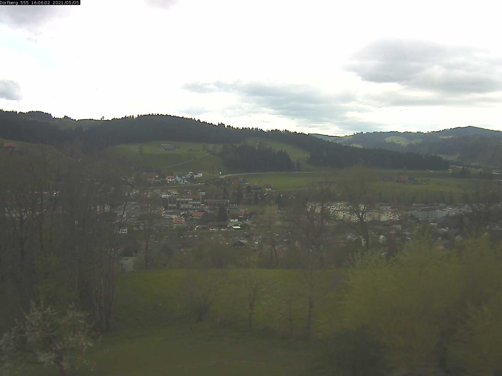 Webcam-Bild: Aussicht vom Dorfberg in Langnau 20210505-160601