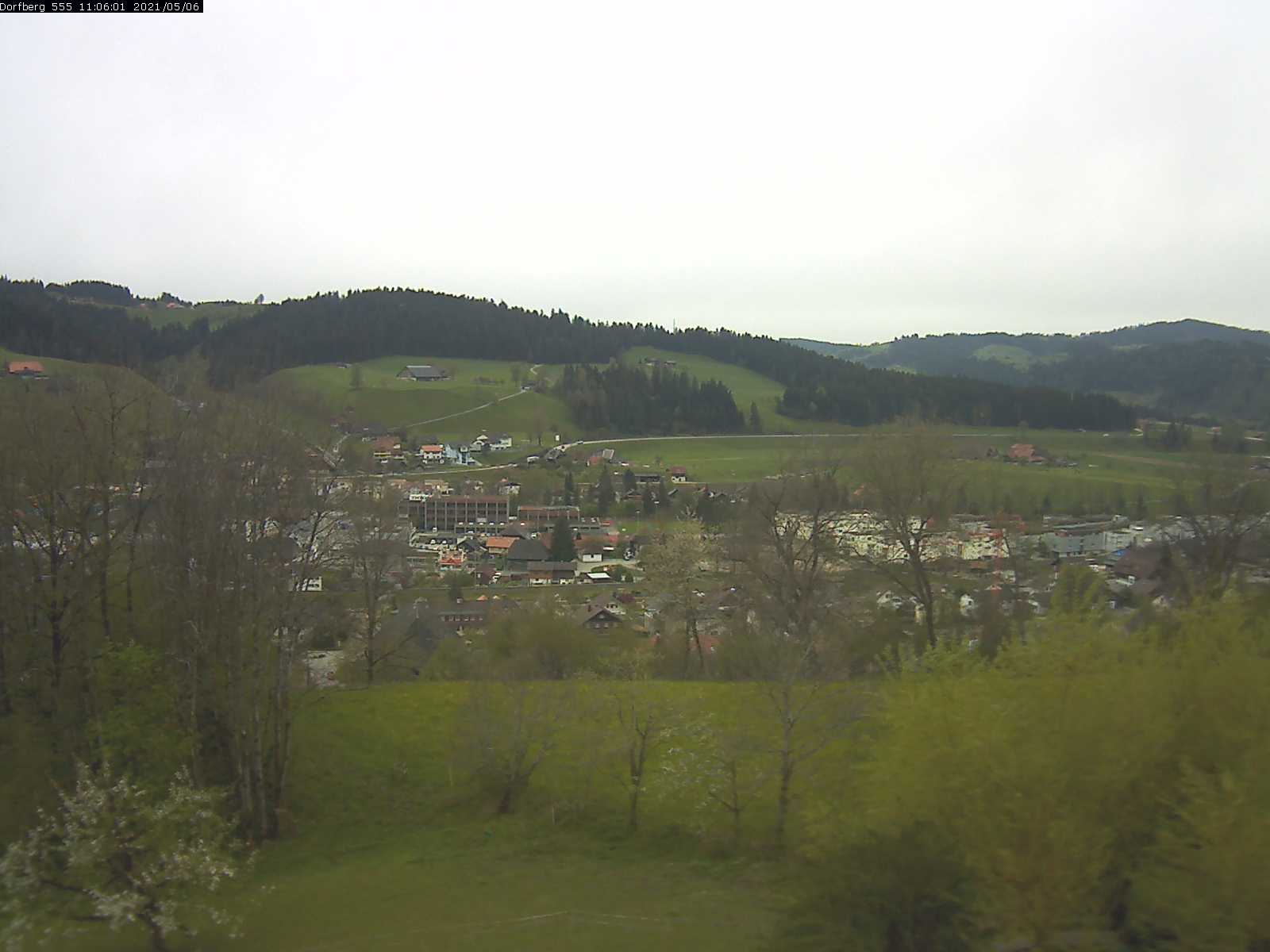 Webcam-Bild: Aussicht vom Dorfberg in Langnau 20210506-110601