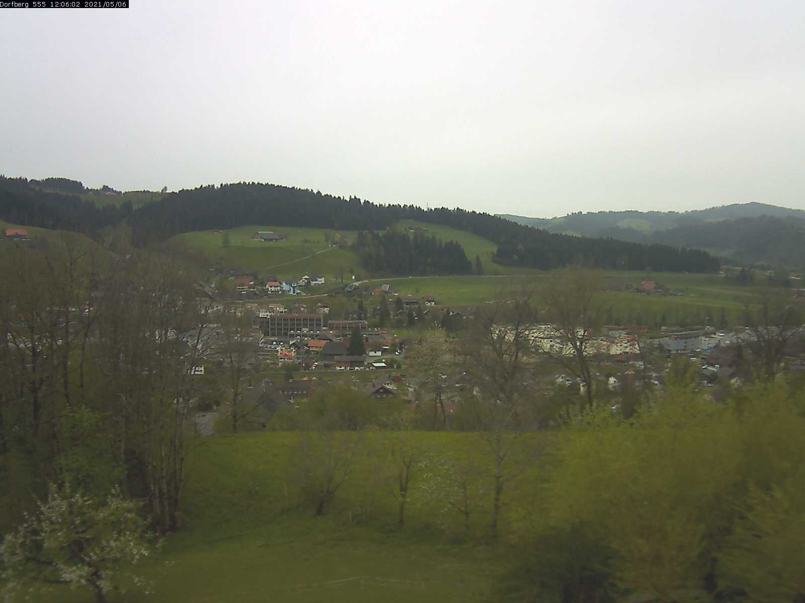 Webcam-Bild: Aussicht vom Dorfberg in Langnau 20210506-120601