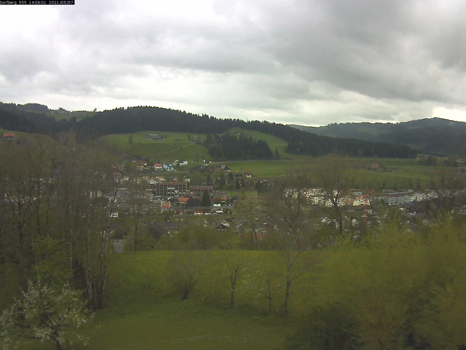 Webcam-Bild: Aussicht vom Dorfberg in Langnau 20210507-140601