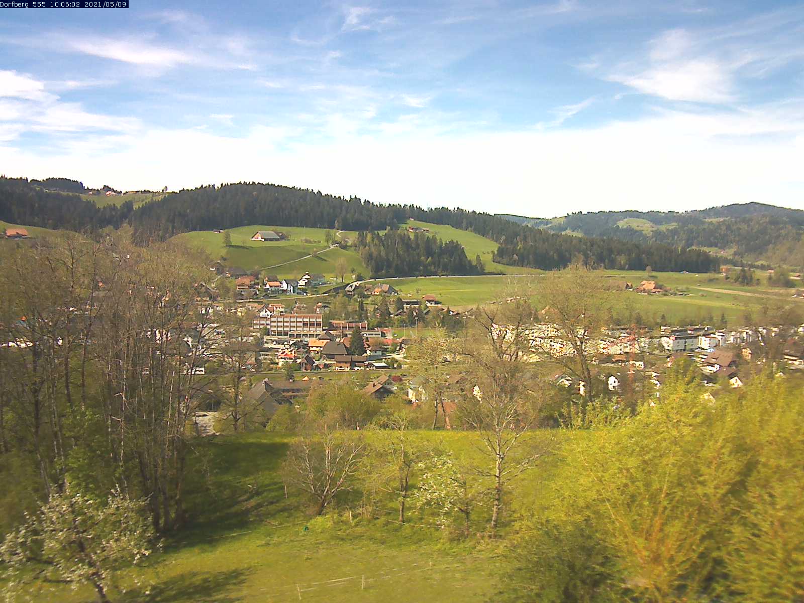 Webcam-Bild: Aussicht vom Dorfberg in Langnau 20210509-100601