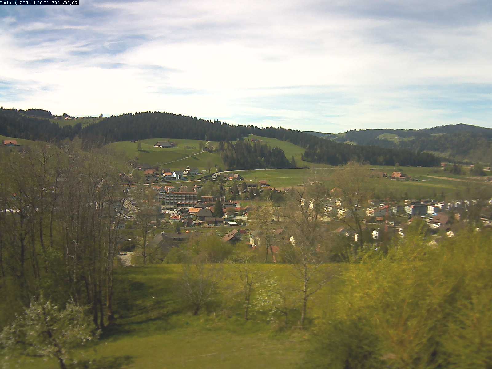 Webcam-Bild: Aussicht vom Dorfberg in Langnau 20210509-110601