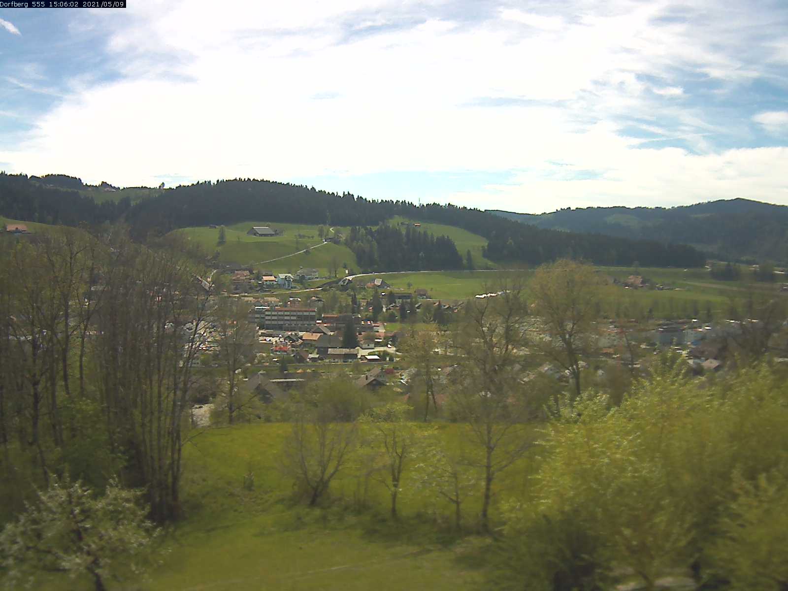 Webcam-Bild: Aussicht vom Dorfberg in Langnau 20210509-150601