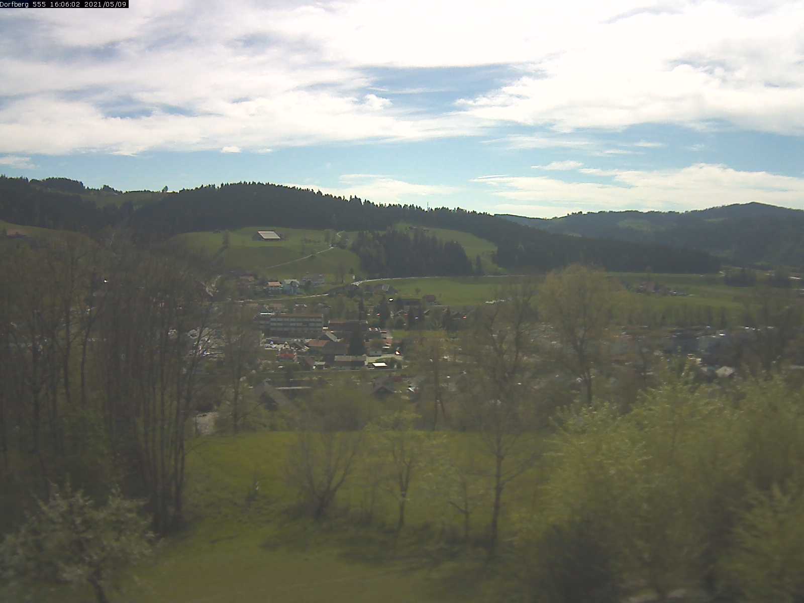 Webcam-Bild: Aussicht vom Dorfberg in Langnau 20210509-160601