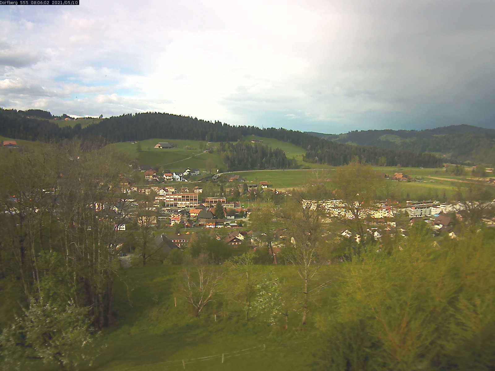 Webcam-Bild: Aussicht vom Dorfberg in Langnau 20210510-080601