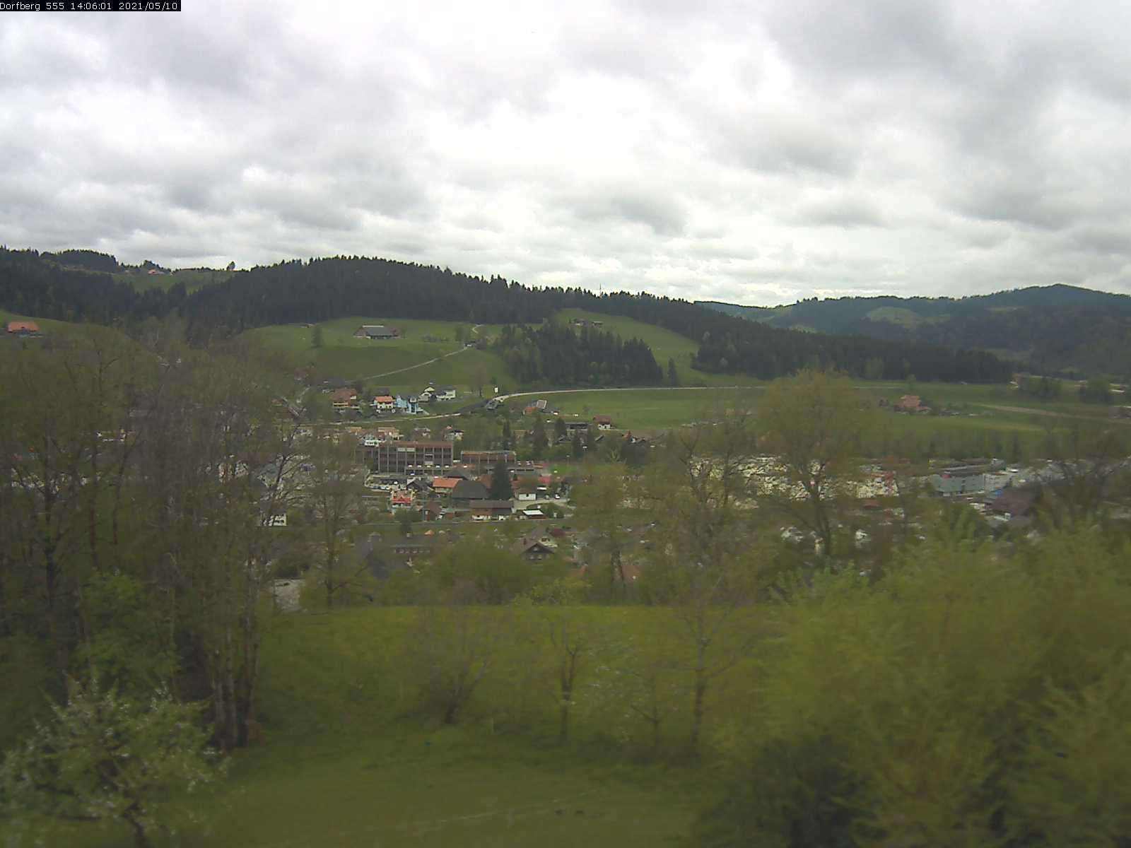 Webcam-Bild: Aussicht vom Dorfberg in Langnau 20210510-140601