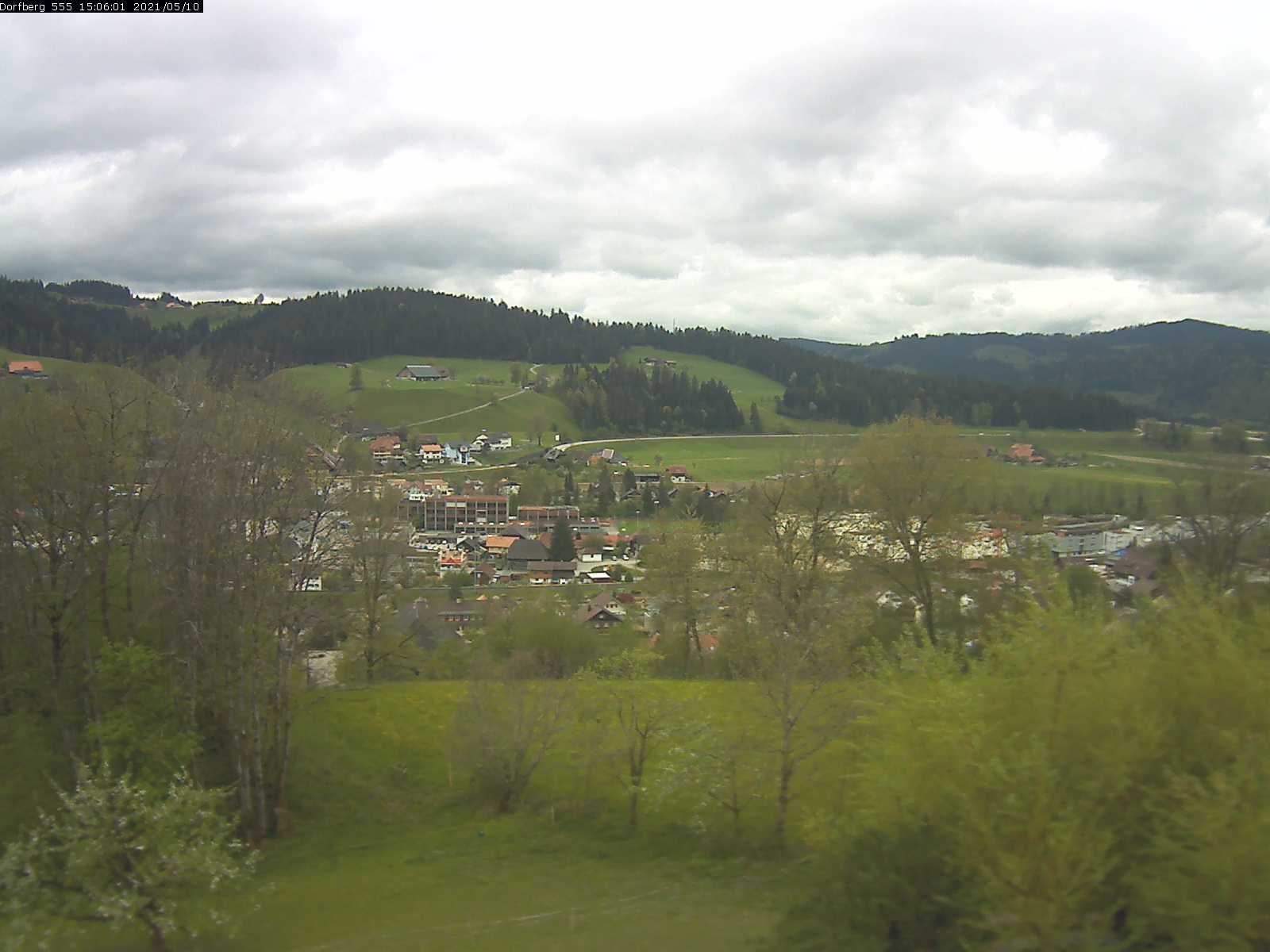 Webcam-Bild: Aussicht vom Dorfberg in Langnau 20210510-150601
