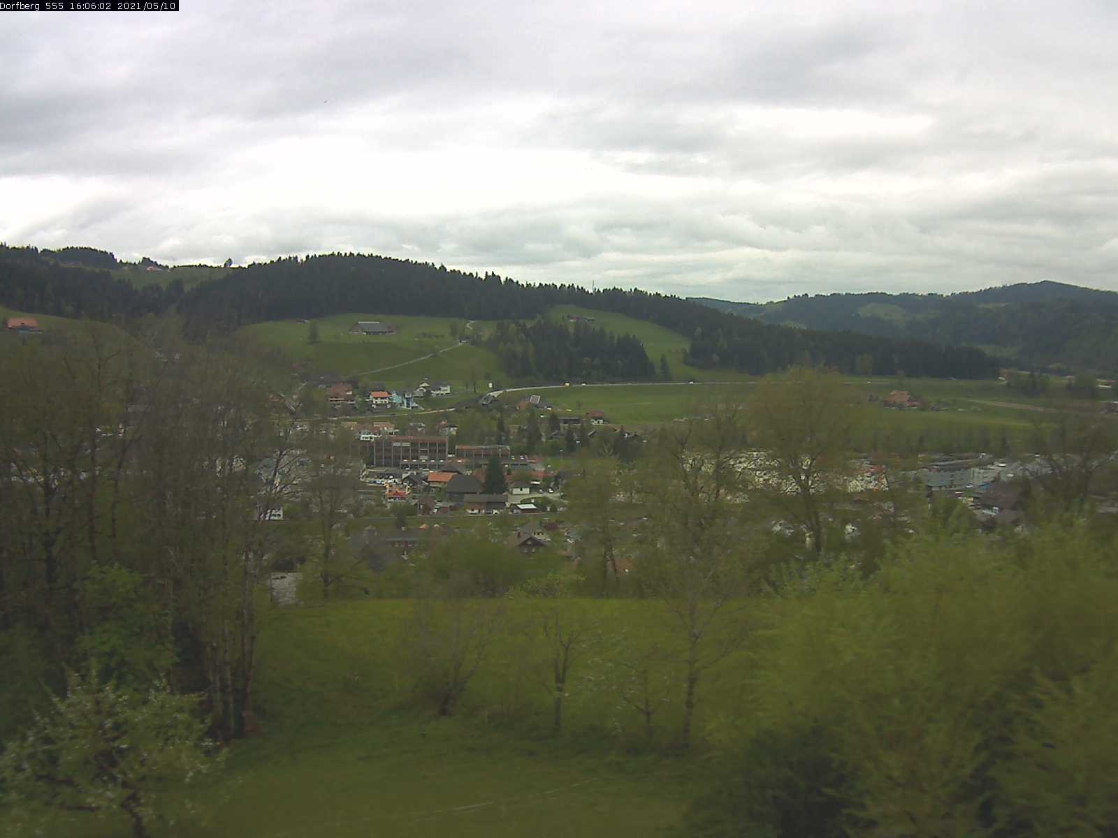 Webcam-Bild: Aussicht vom Dorfberg in Langnau 20210510-160601
