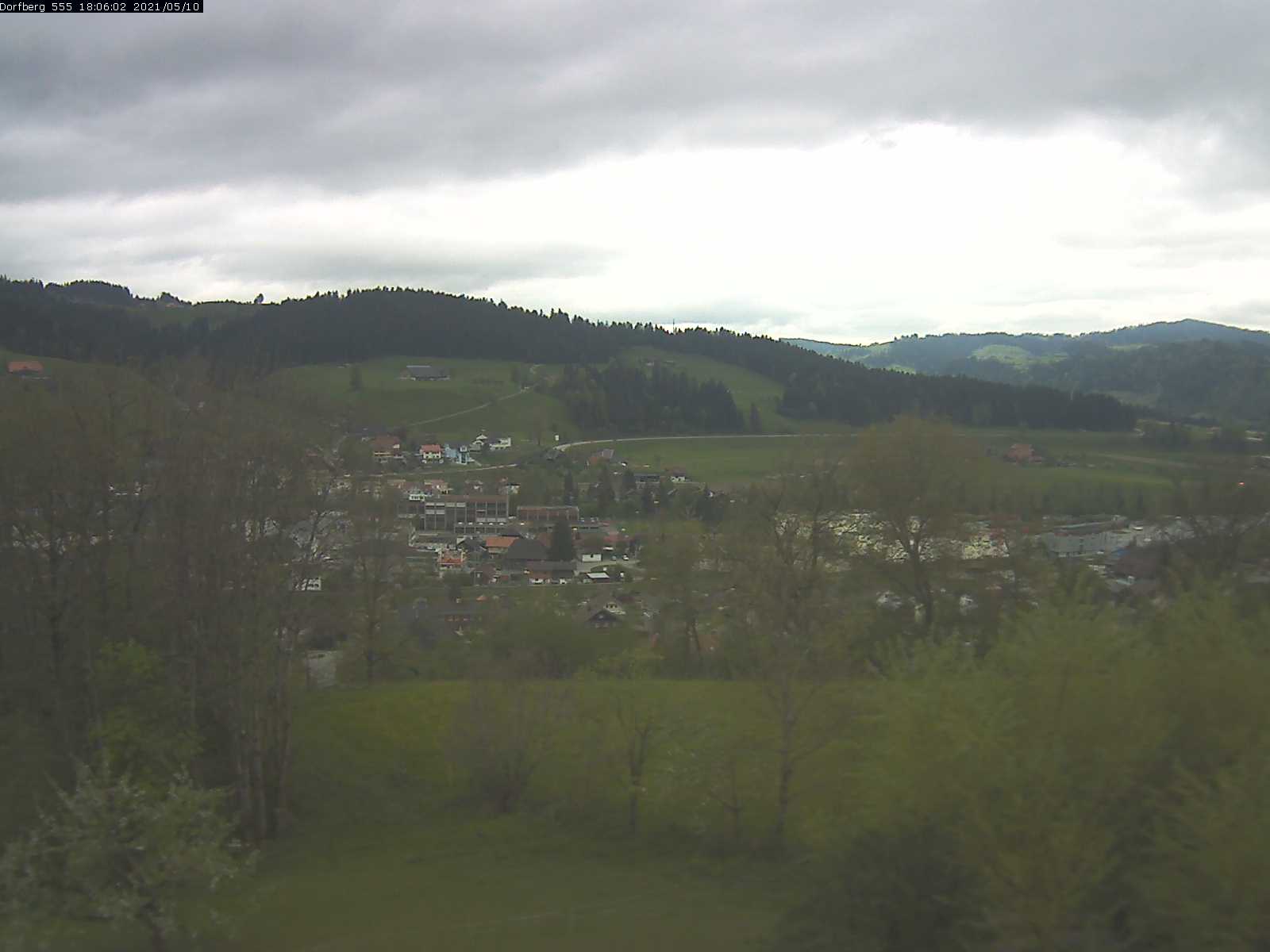 Webcam-Bild: Aussicht vom Dorfberg in Langnau 20210510-180601